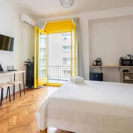 Quiet And Classic With Cismigiu Park View Апартаменты