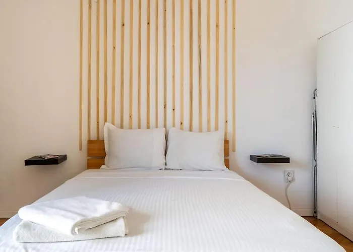 Quiet And Classic With Cismigiu Park View *