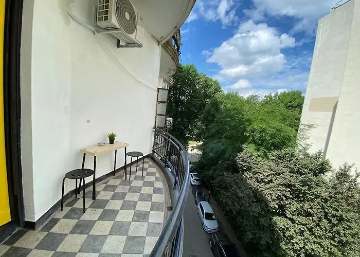 Quiet And Classic With Cismigiu Park View