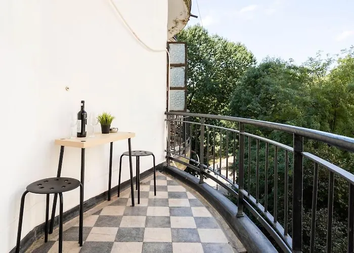 Quiet And Classic With Cismigiu Park View